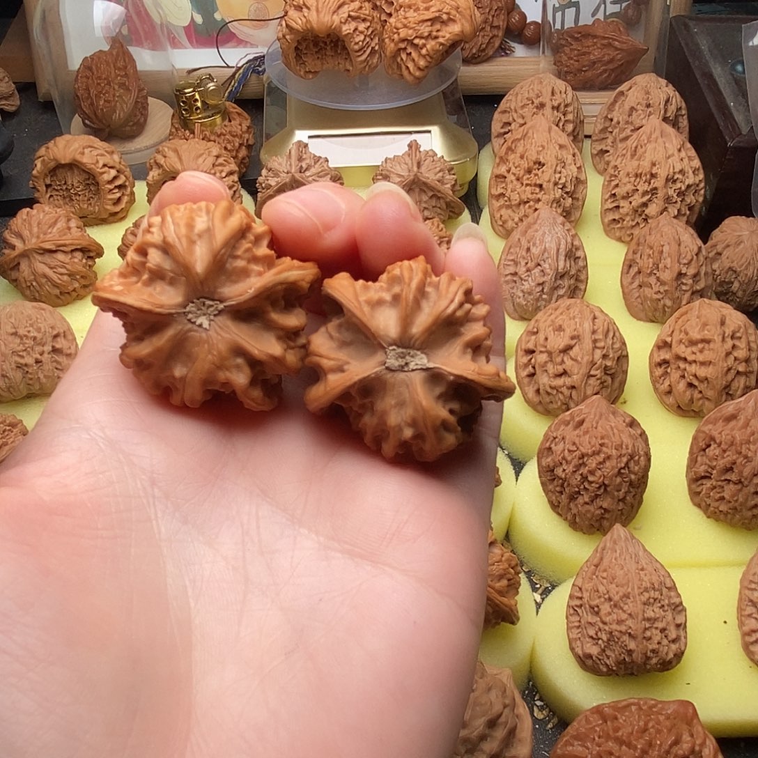 m***康文玩核桃把件盘山生命