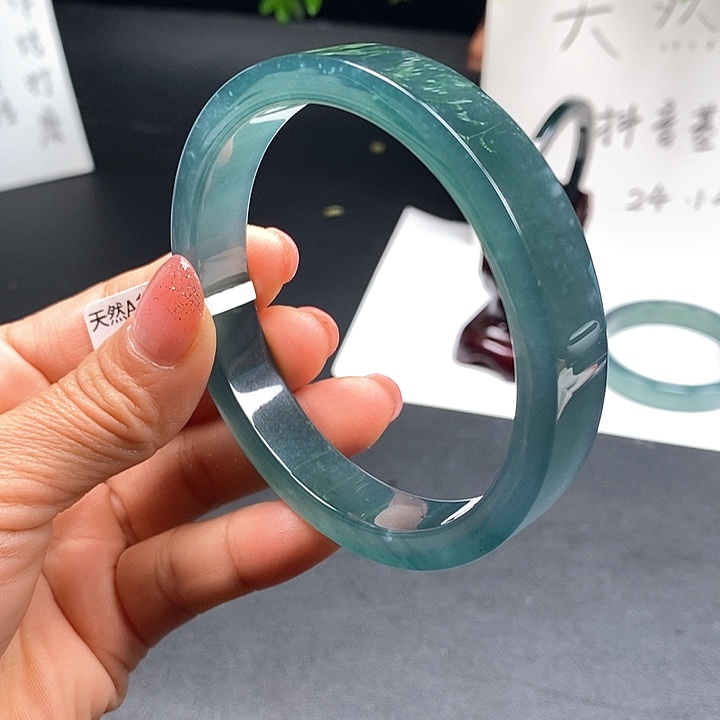 翡翠手镯未镶嵌64尺寸