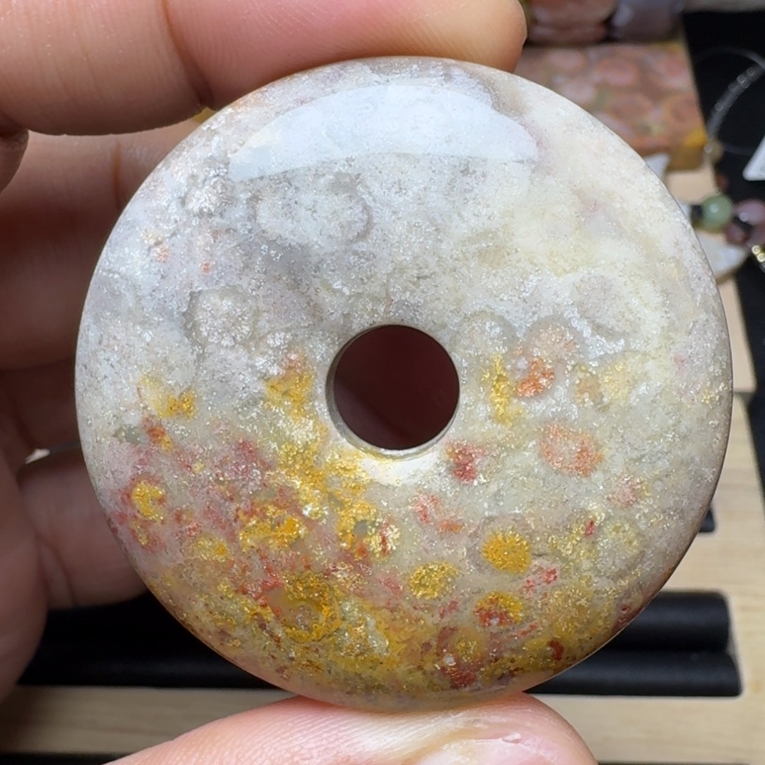 未镶嵌纯天然色有机玉石保真色硅化玉