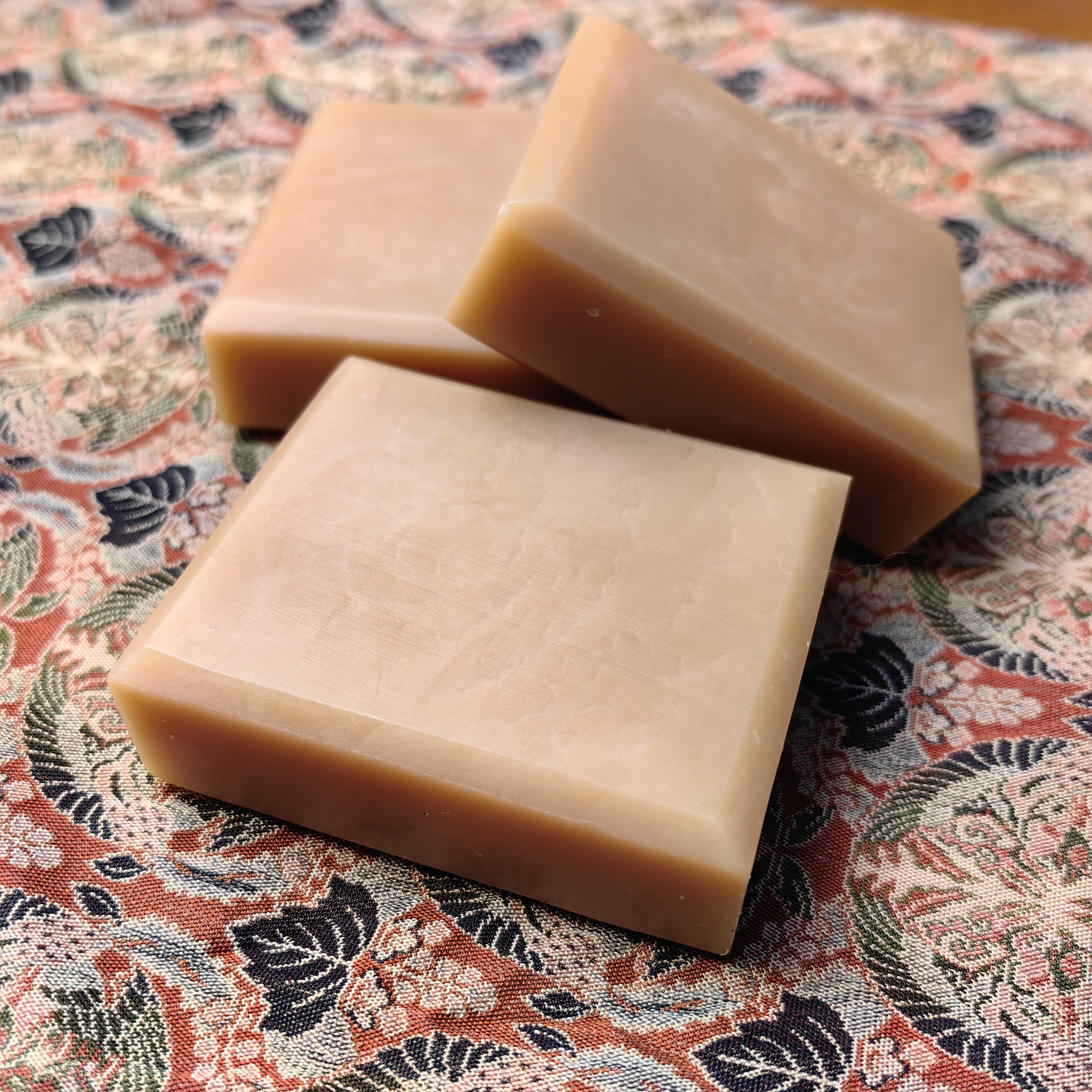 手工冷制蚕丝洁面沐浴皂 