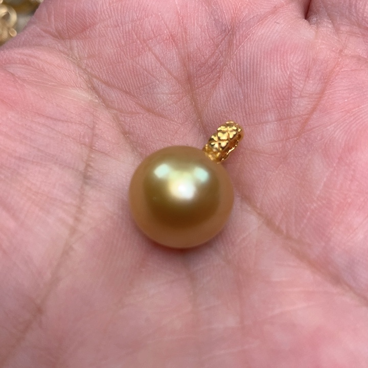 颈饰18K金镶嵌海水珍珠