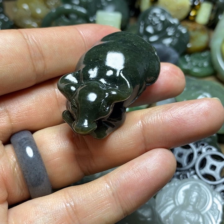 和田玉未镶嵌颈饰