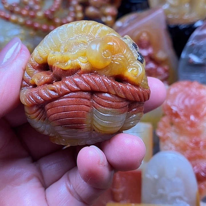 石英质玉（黄龙玉）合金颈饰