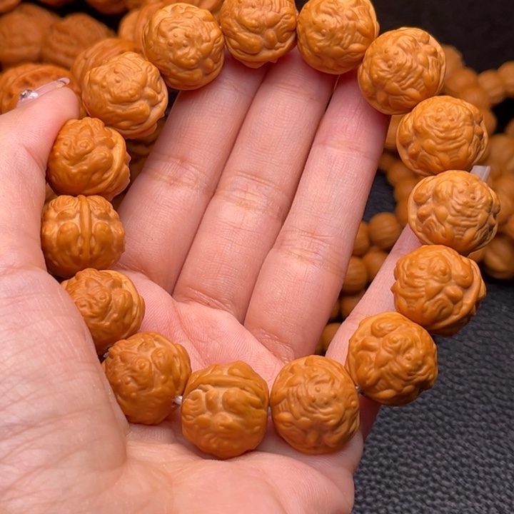 猴头核桃吊坠蟾王