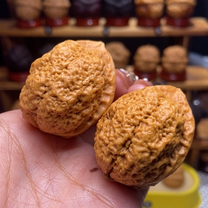 文玩核桃吊坠山羊9