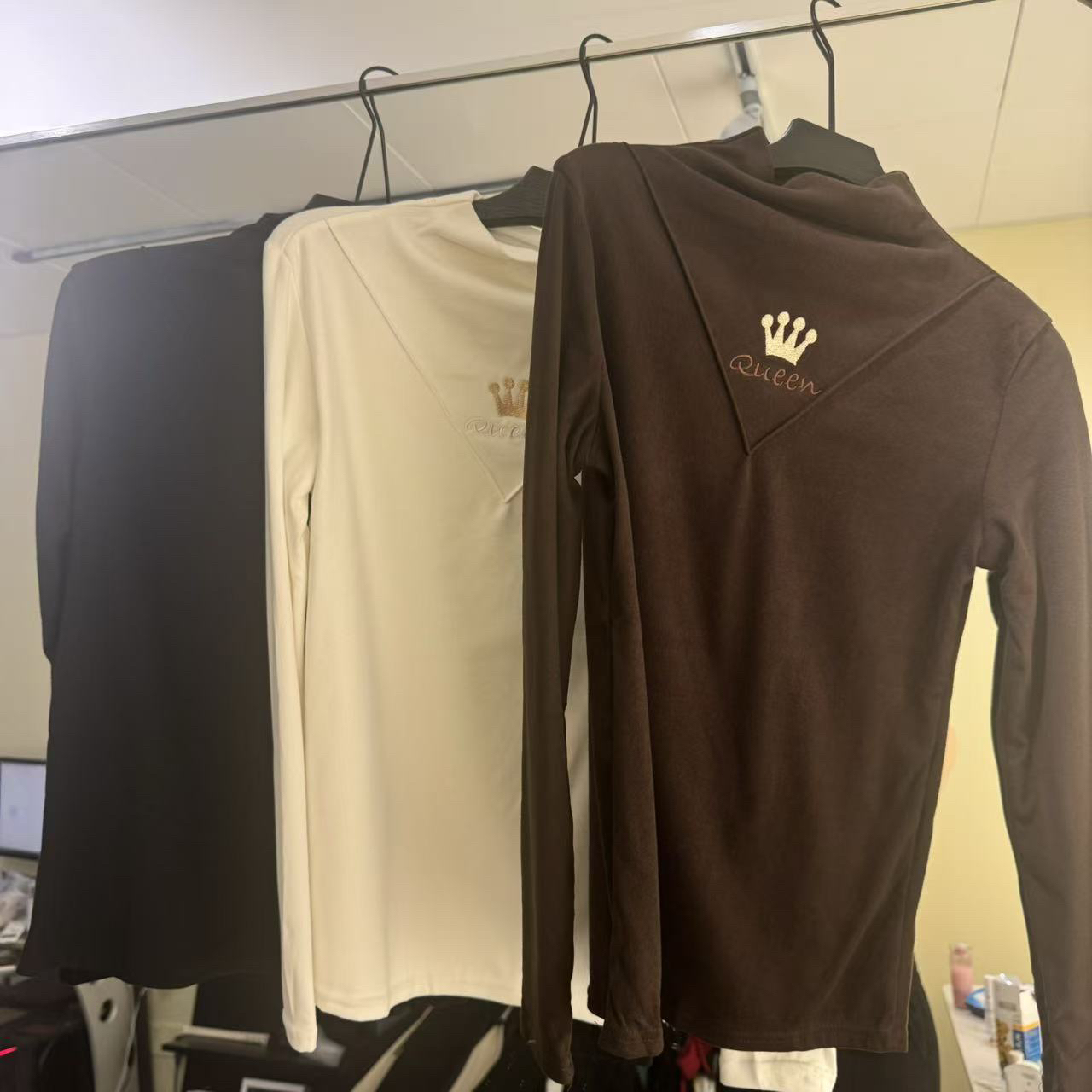 半高领刺绣宽松型常规极简风T恤长款女士休闲针织