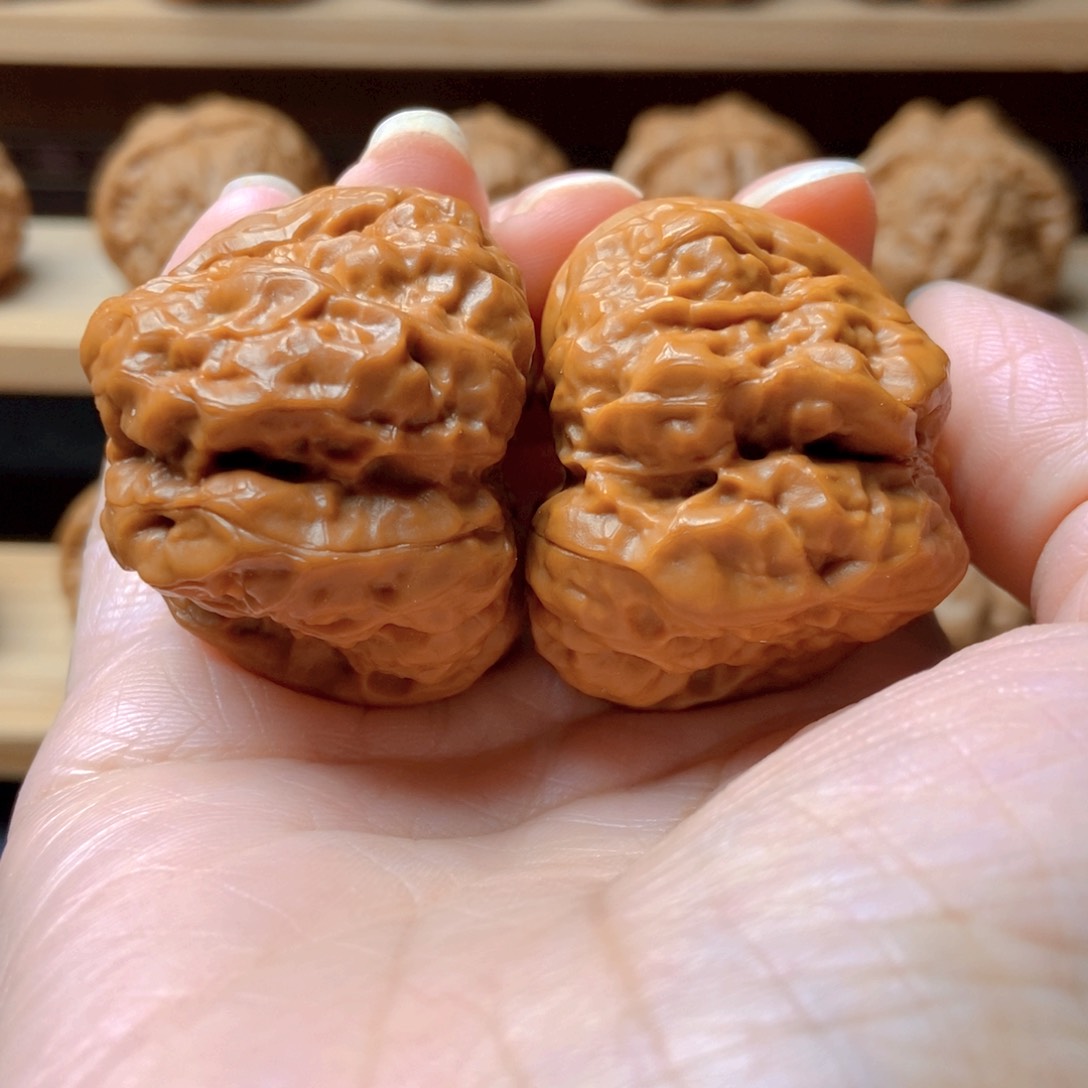 文玩核桃吊坠蛤蟆头