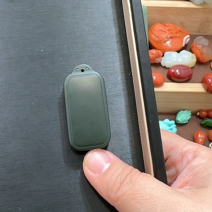 和田玉颈饰未镶嵌豆*大