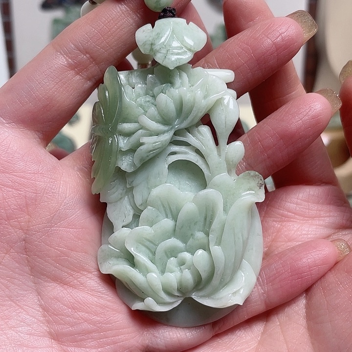 透闪石-蛇纹石玉颈饰未镶嵌雁****?