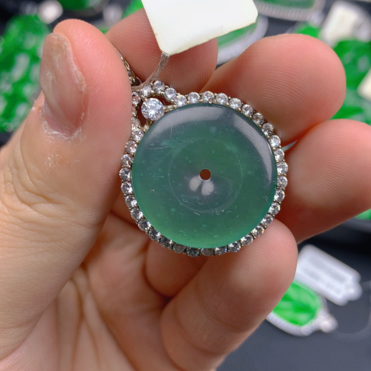 【闪购商品】翡翠颈饰未镶嵌111111111