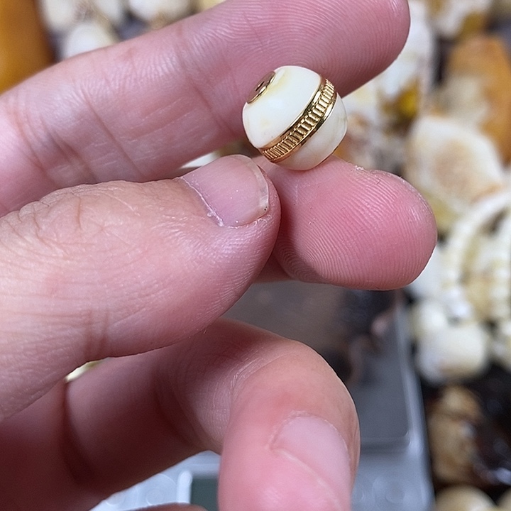 未镶嵌琥珀裸石我