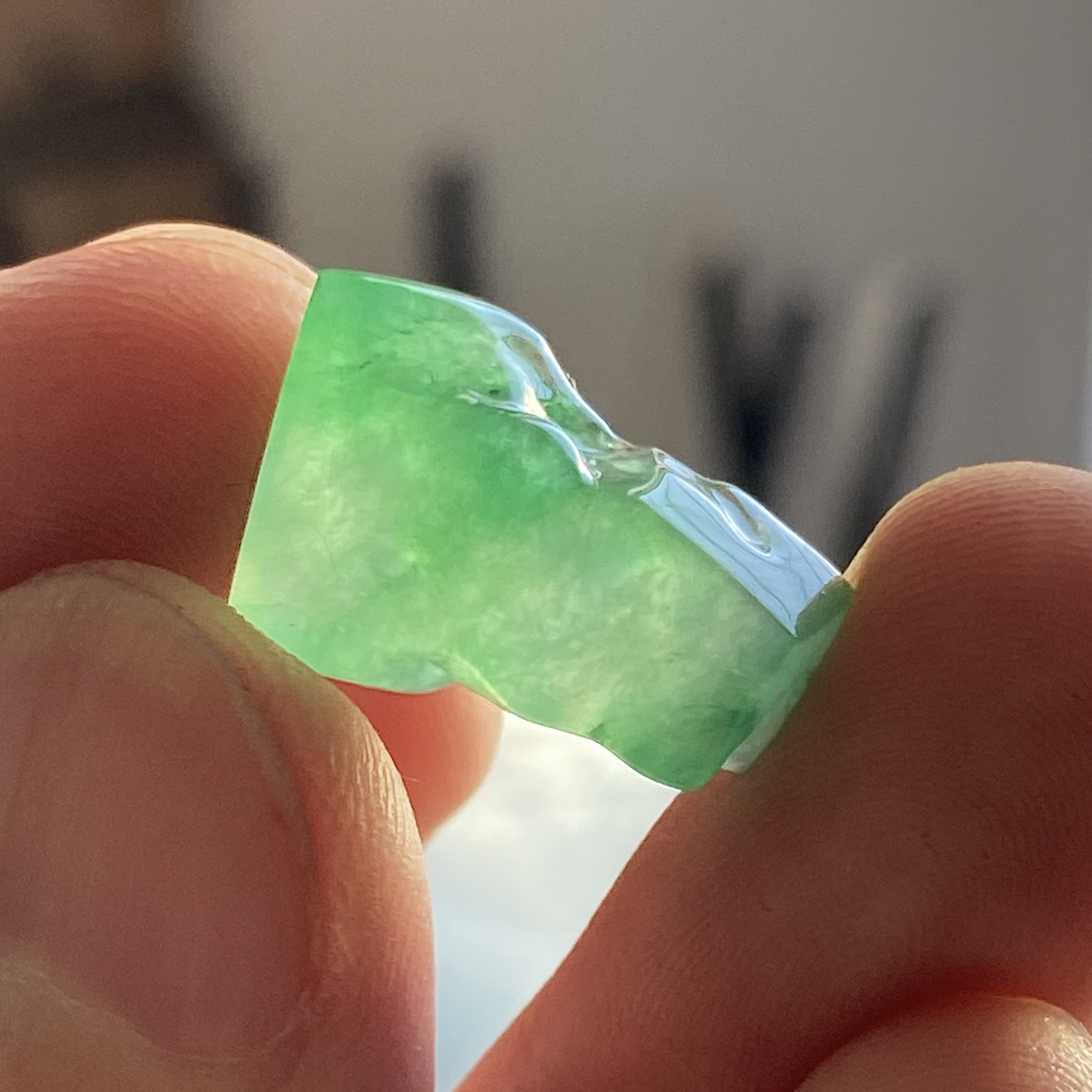 自然光冰种翡翠冰阳绿色随型精品吊坠料18-12.5-5.7mm