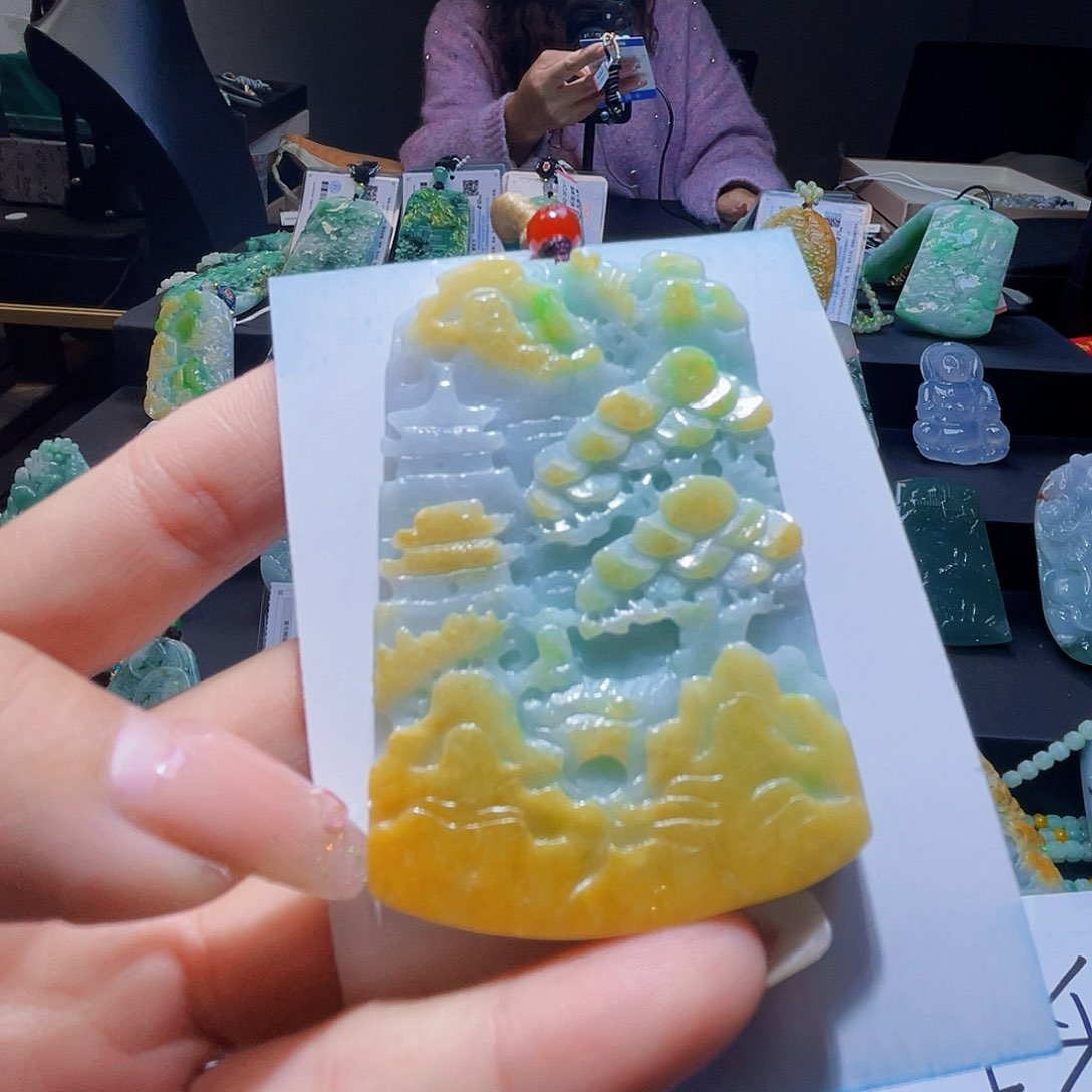 颈饰未镶嵌翡翠翡翠
