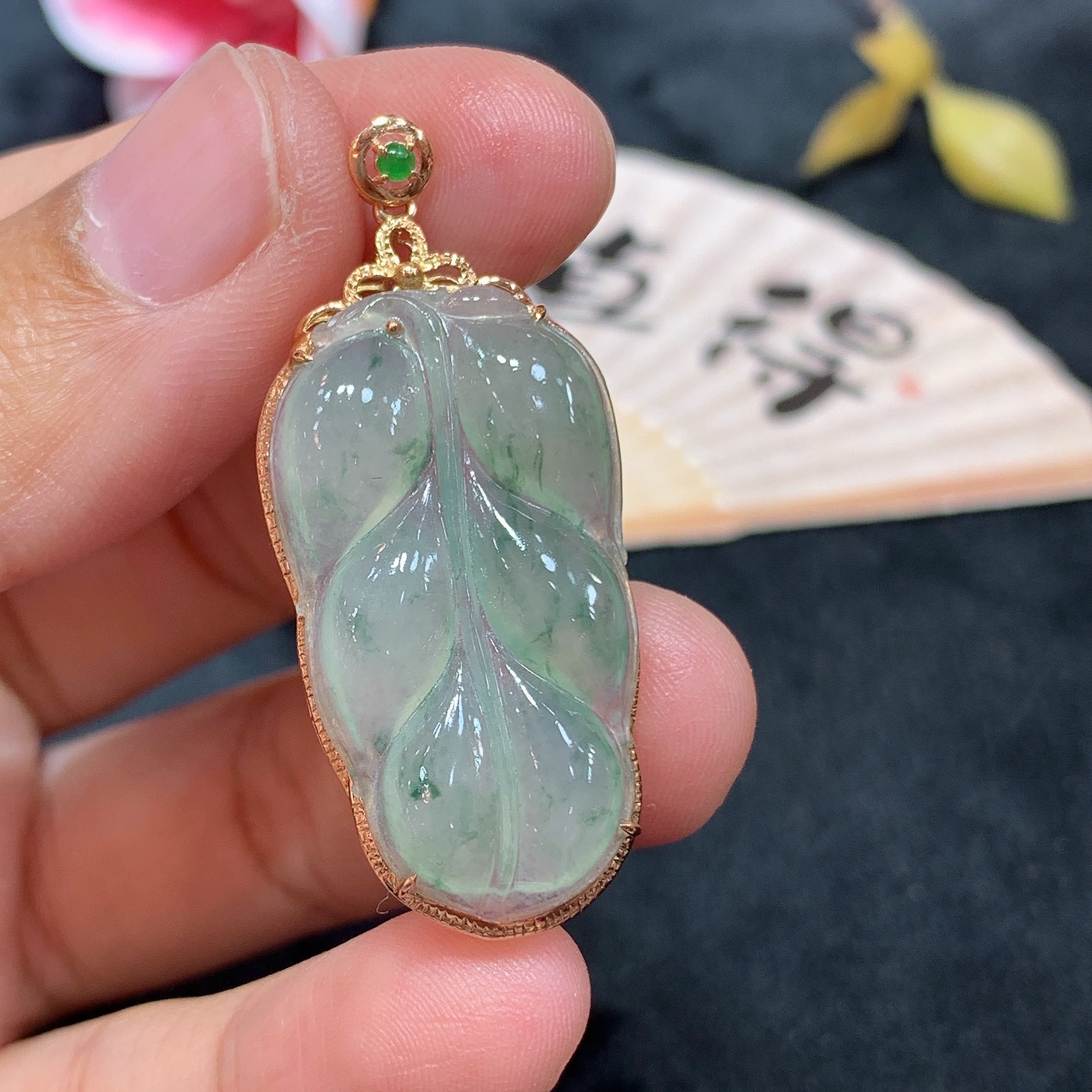 18k金天然A货翡翠飘花树叶吊坠经典轻奢时尚