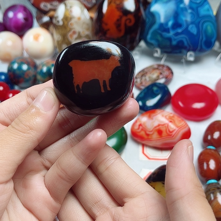 玛瑙/玉髓未镶嵌珠宝奇石