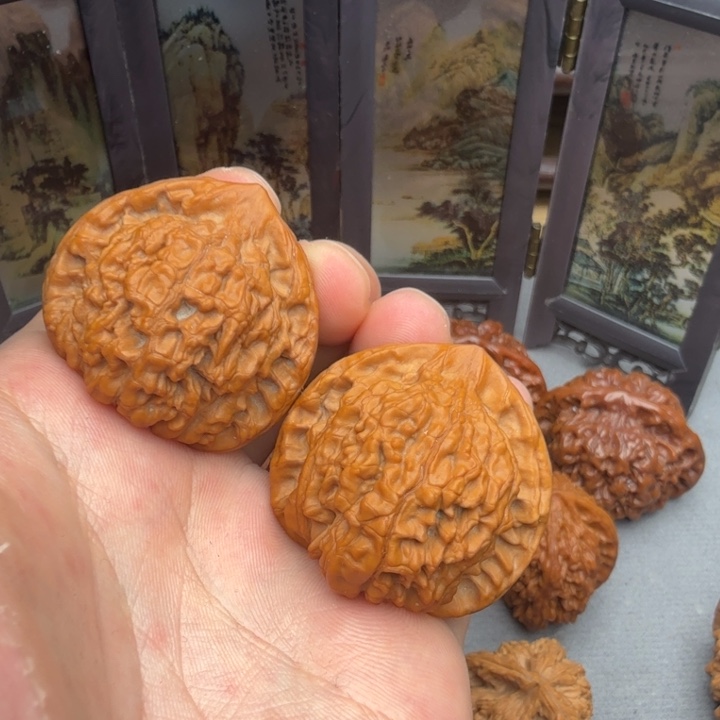 .***.文玩核桃吊坠野生麒麟纹官帽38