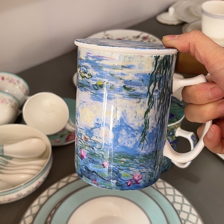 瓷片微瑕骨瓷睡莲盖杯一个