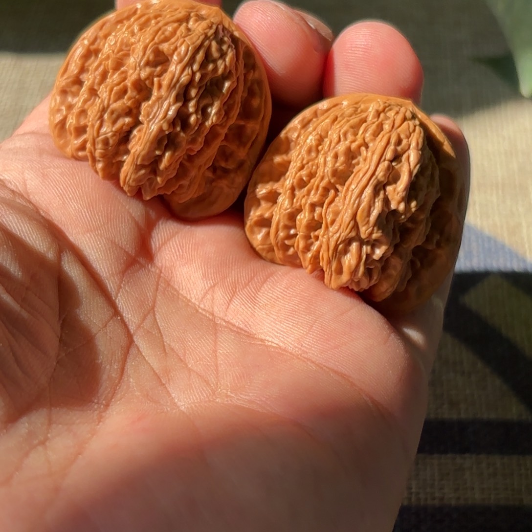 文玩核桃把件密纹狮子头