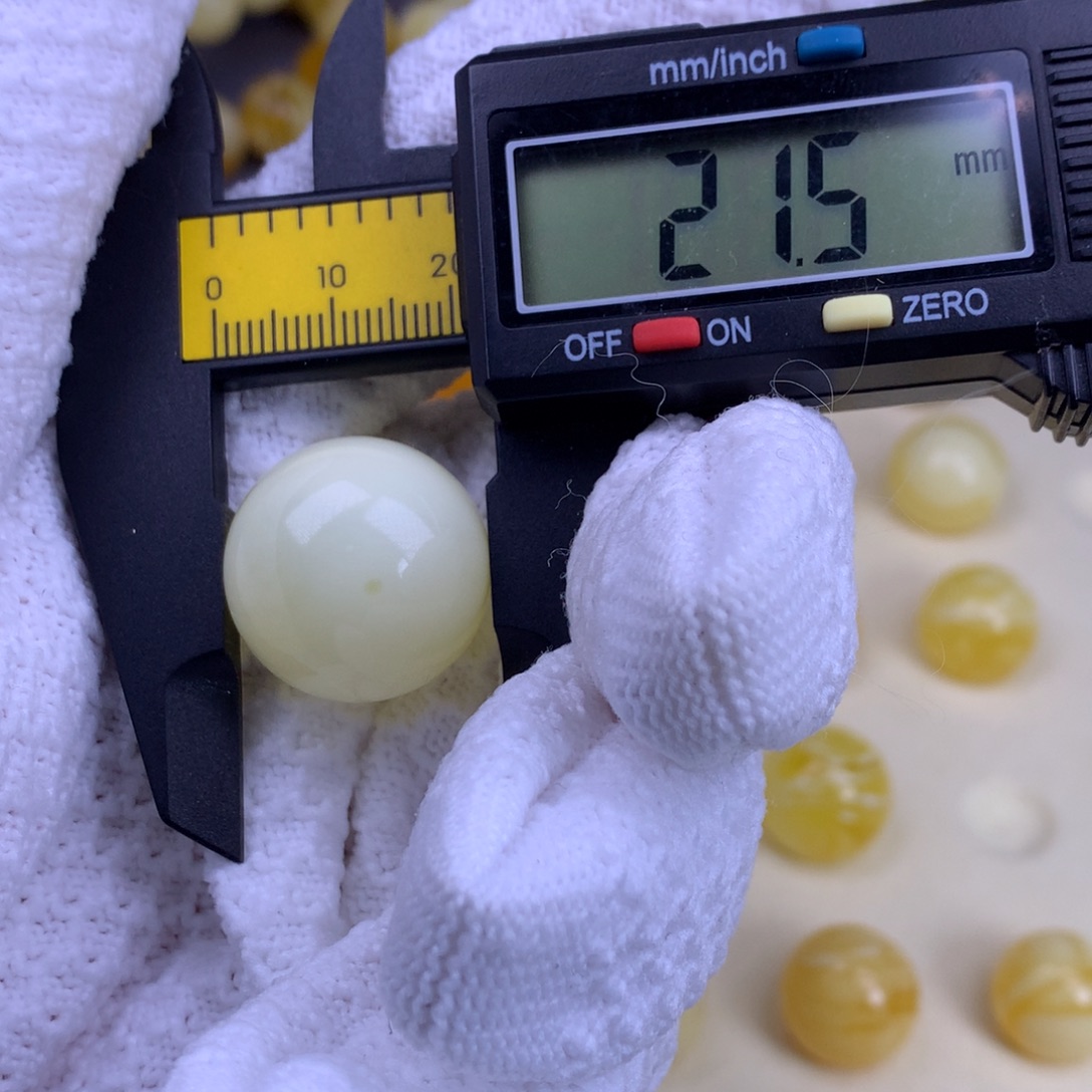 琥珀未镶嵌裸石21.5毫米