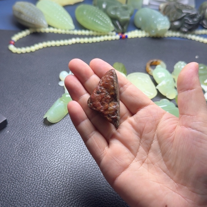 岫玉未镶嵌岫玉挂坠
