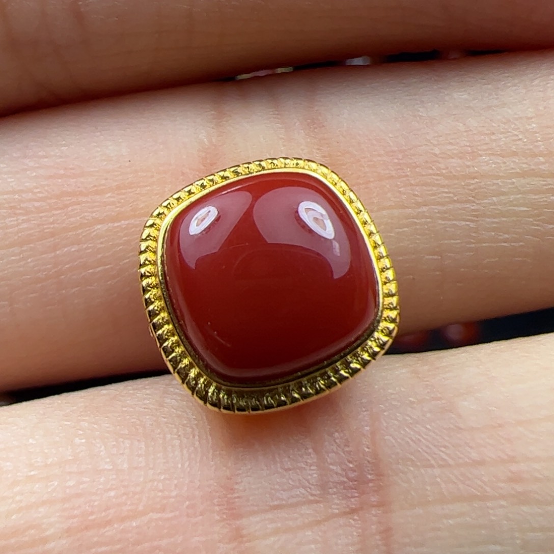 18K金镶嵌背云南红玛瑙