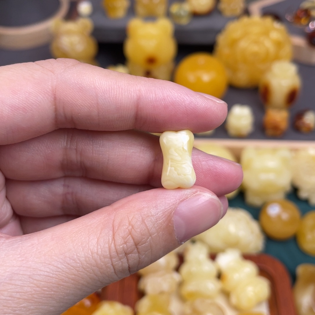 未镶嵌琥珀裸石蜜蜡