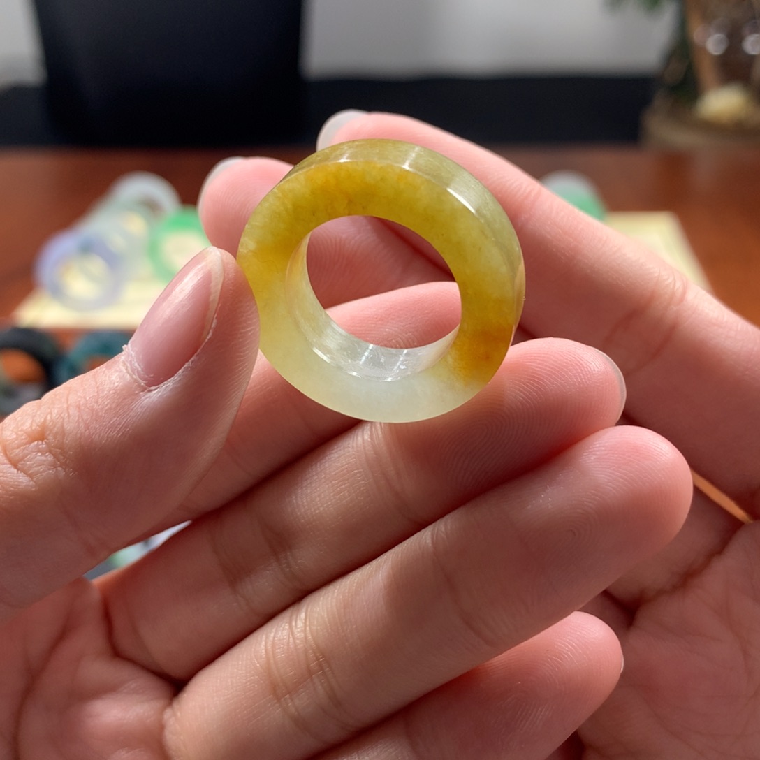 定制翡翠未镶嵌人****