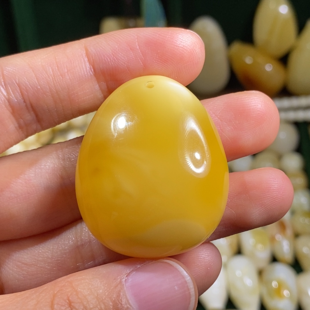 蜜蜡未镶嵌裸石吊坠