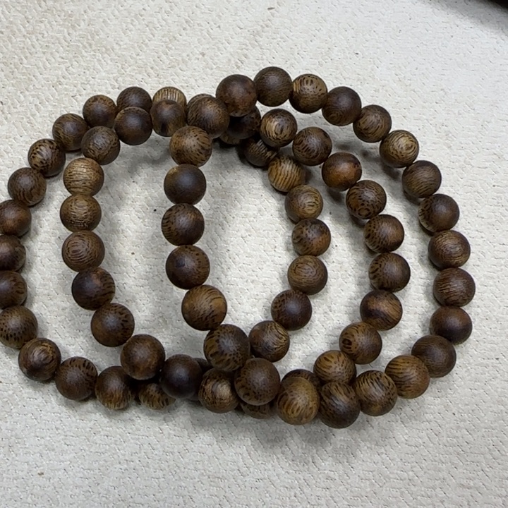 沉香沉香碎屑奇楠沉香圆珠单圈0.7-3g多样性发一条