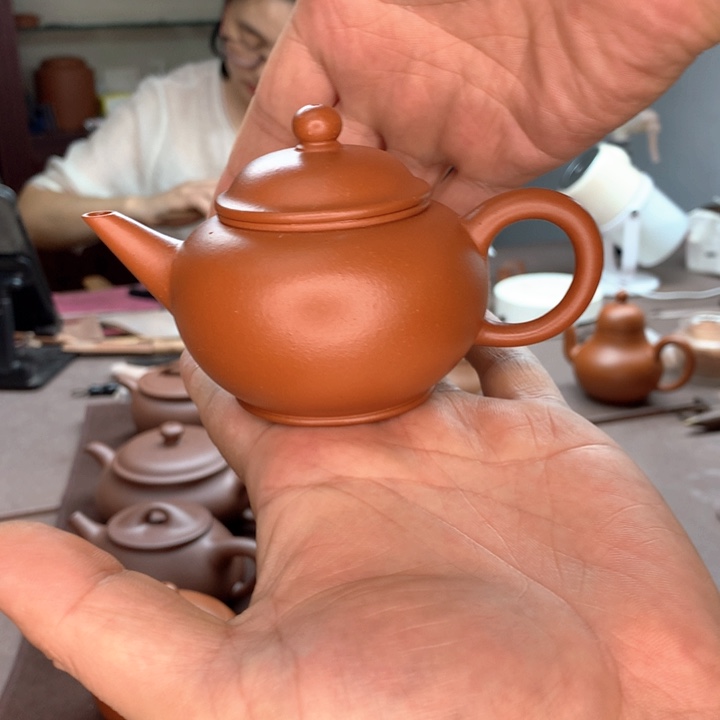 岩***茶茶壶紫砂水平壶，朱泥容量110cc