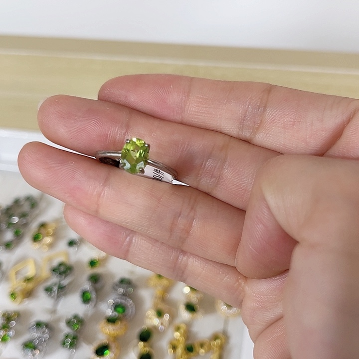 橄榄石戒指银S925镶嵌