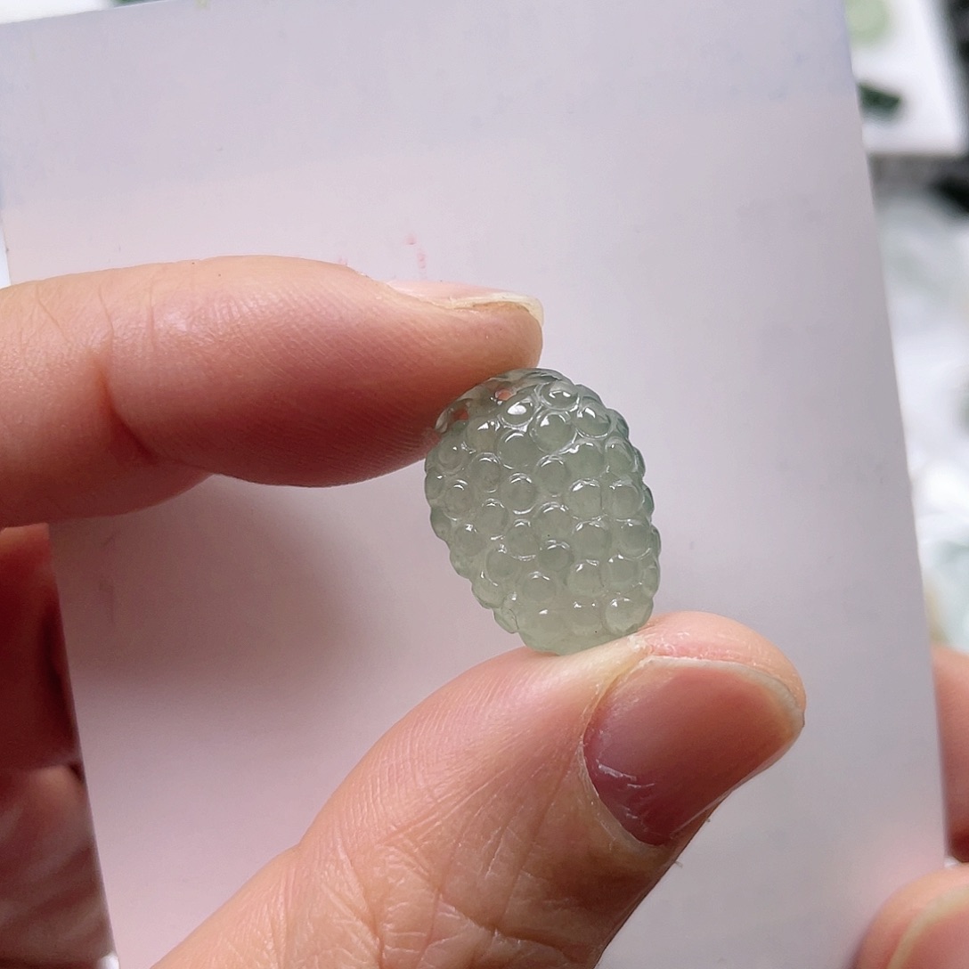 翡翠颈饰未镶嵌葡萄