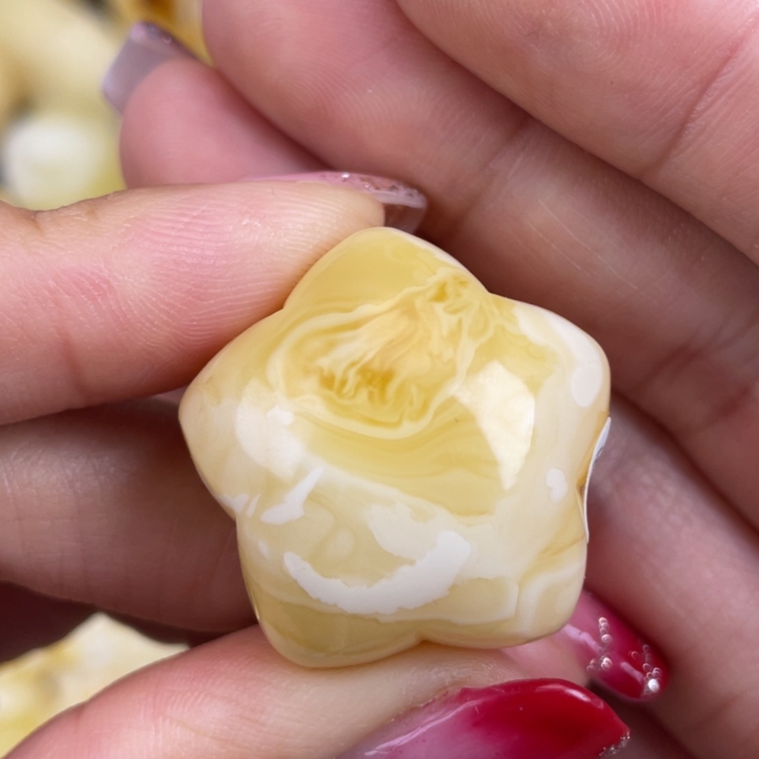 琥珀裸石未镶嵌蜜蜡