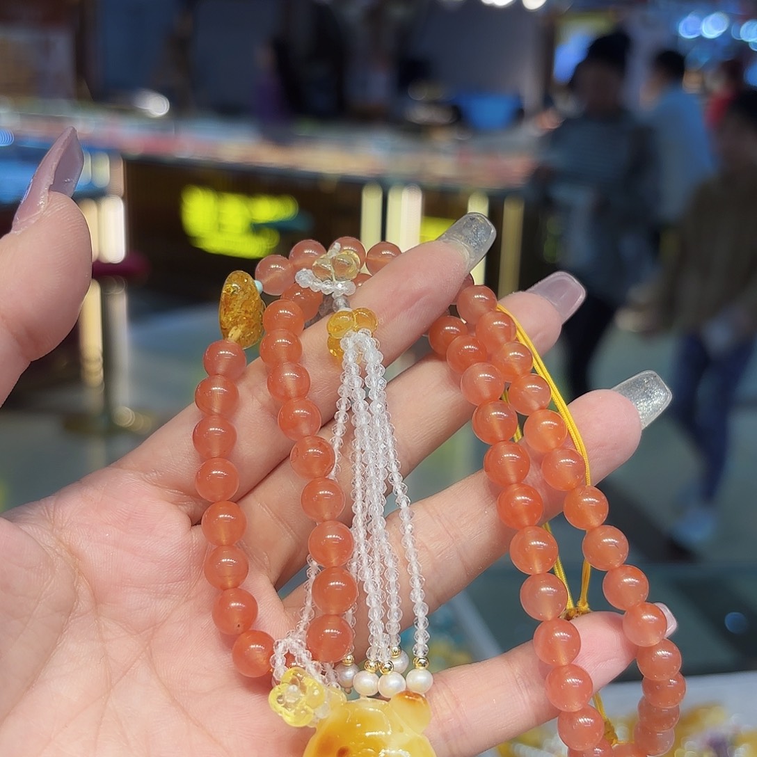 琥珀未镶嵌颈饰琥珀