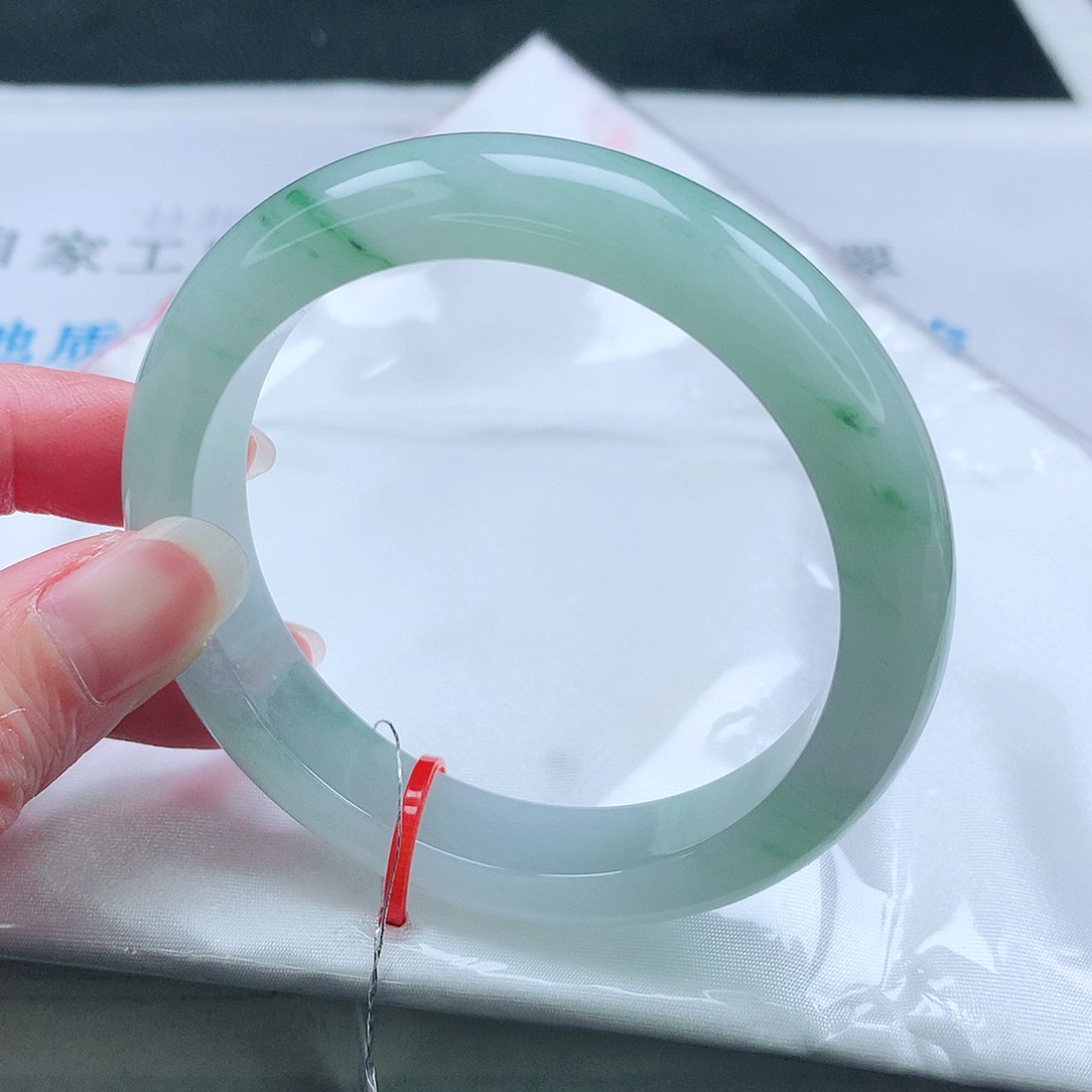 翡翠手镯未镶嵌56.5圈