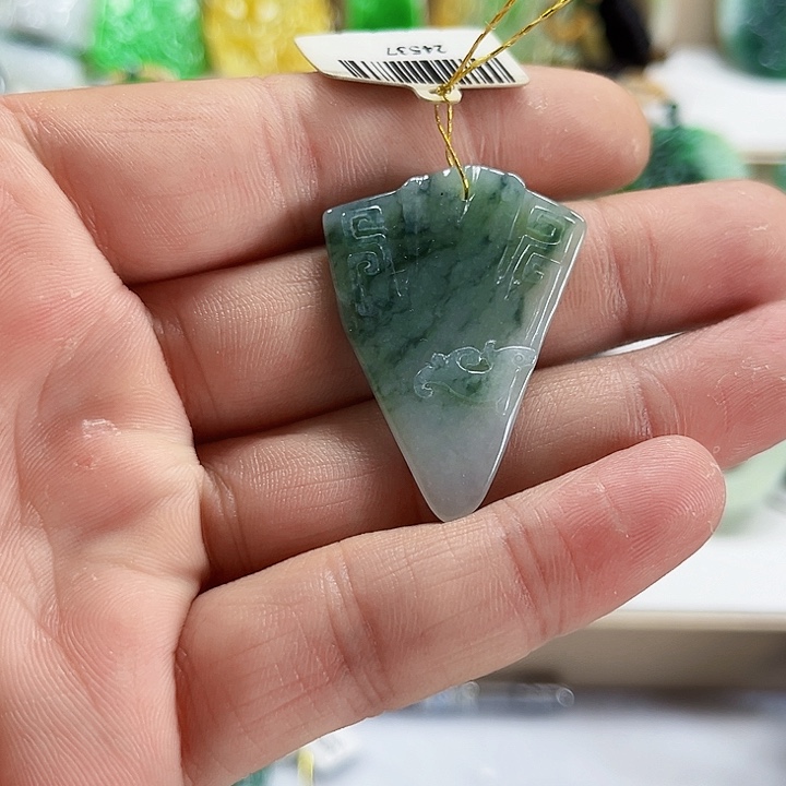 翡翠未镶嵌颈饰翡翠毛货