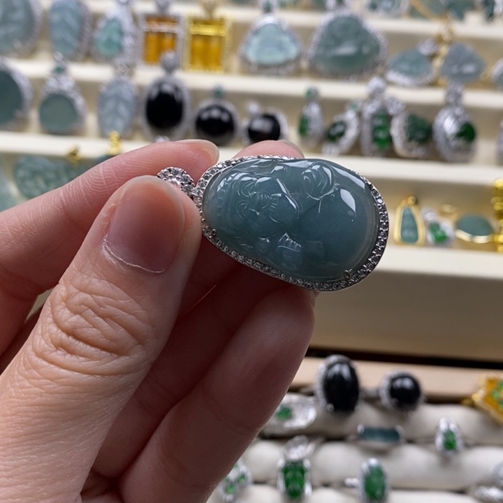 翡翠未镶嵌颈饰翡翠