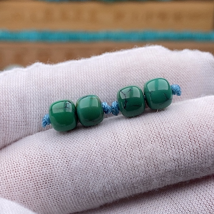 醉***雨绿松石未镶嵌珠宝奇石