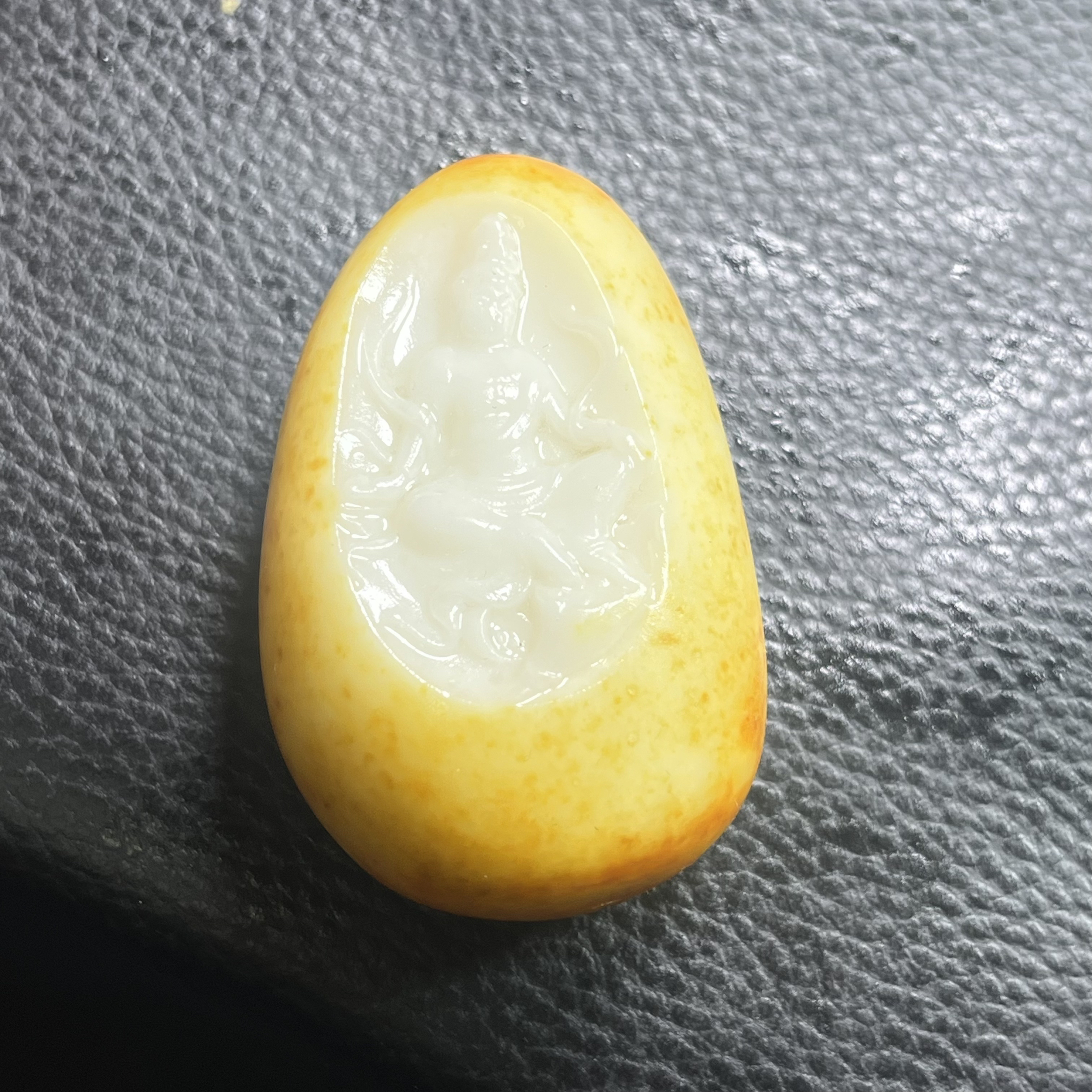 和田玉自在观音 大尺寸
