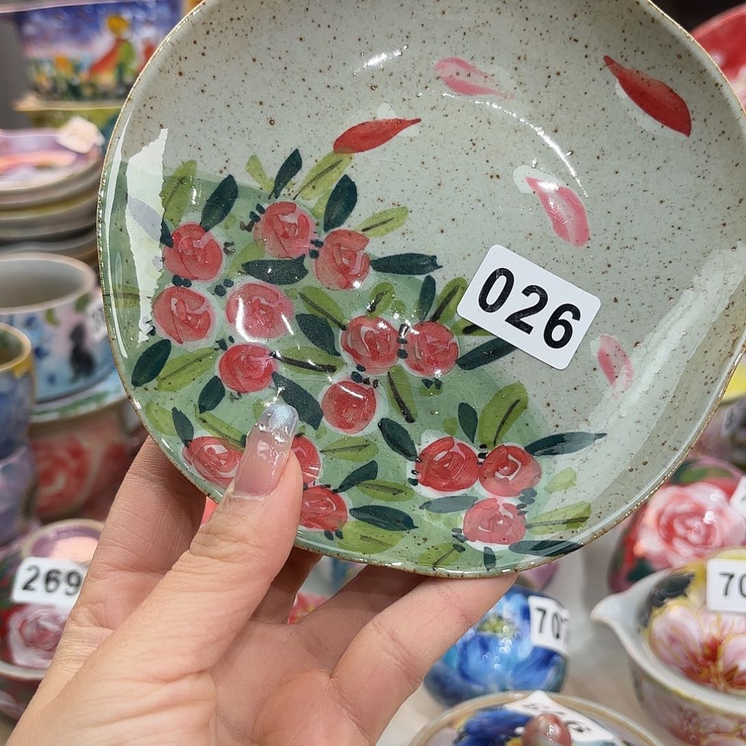 瓷片在这条街走起啊哈是什么东西我就看得