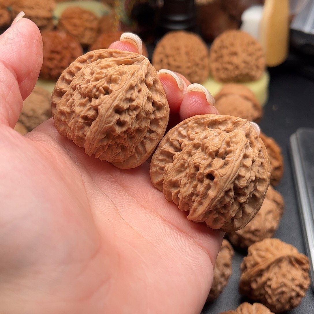 T***3把件核桃白狮子42