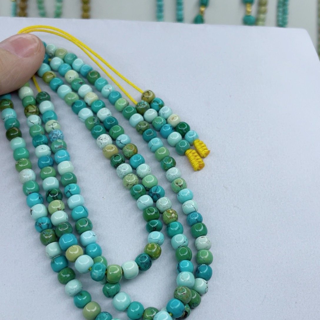 绿松石颈饰未镶嵌