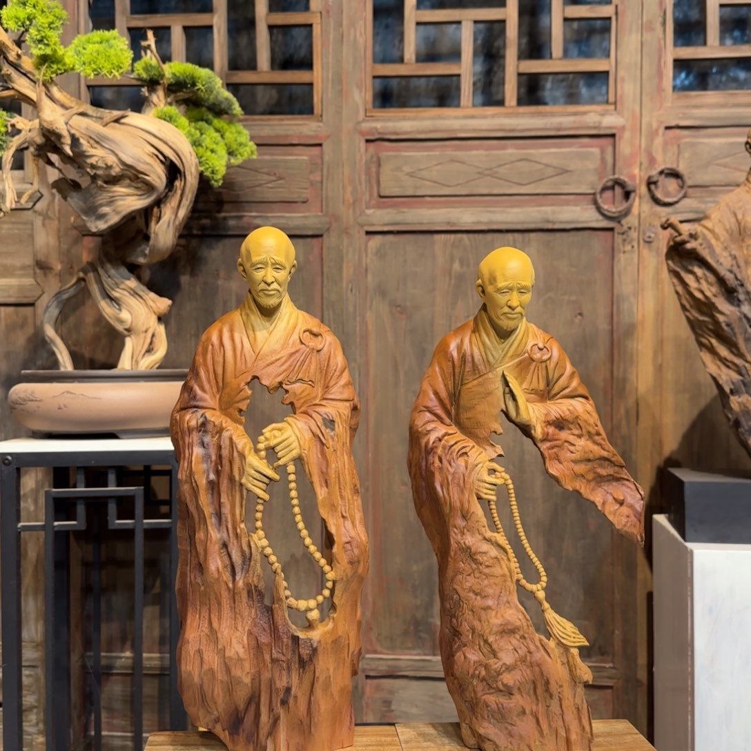 山***王香樟木弘一法师桌面摆件