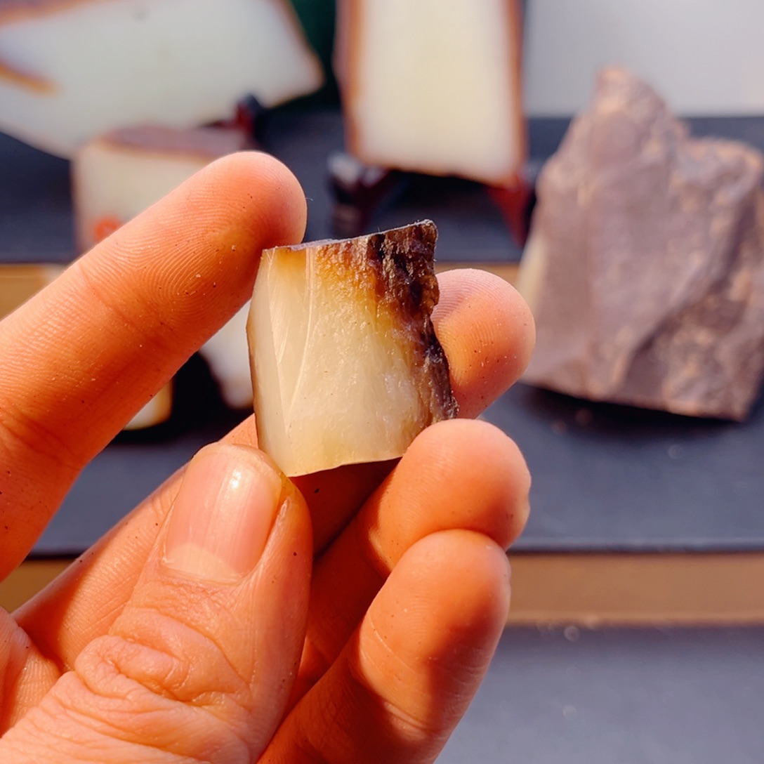 和田玉（糖玉）未镶嵌颈饰