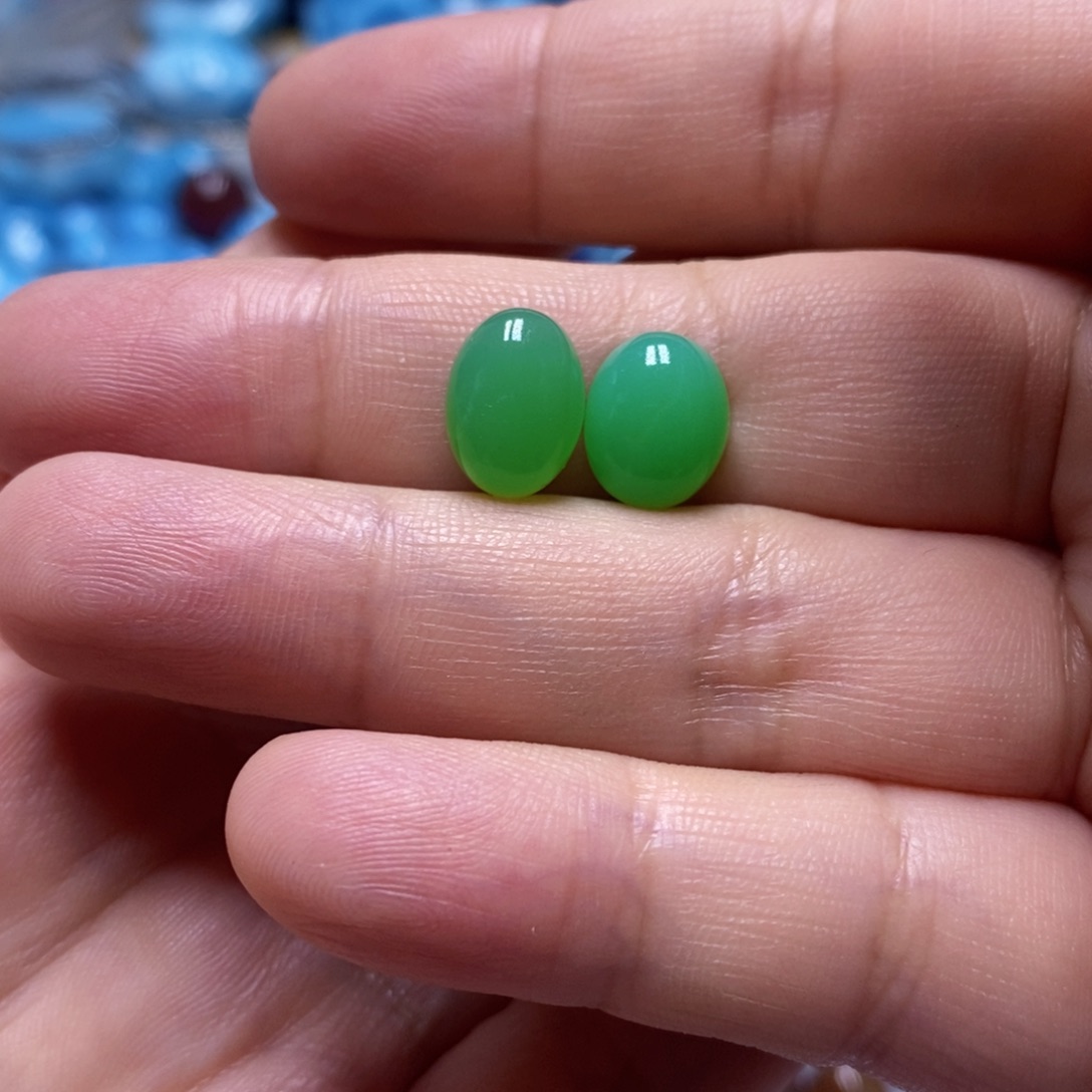 未镶嵌针钠钙石（海纹石）颈饰如**初