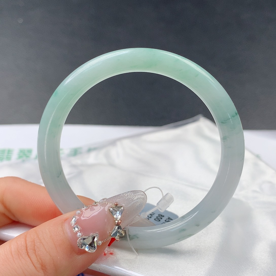 翡翠手镯未镶嵌0017圆52