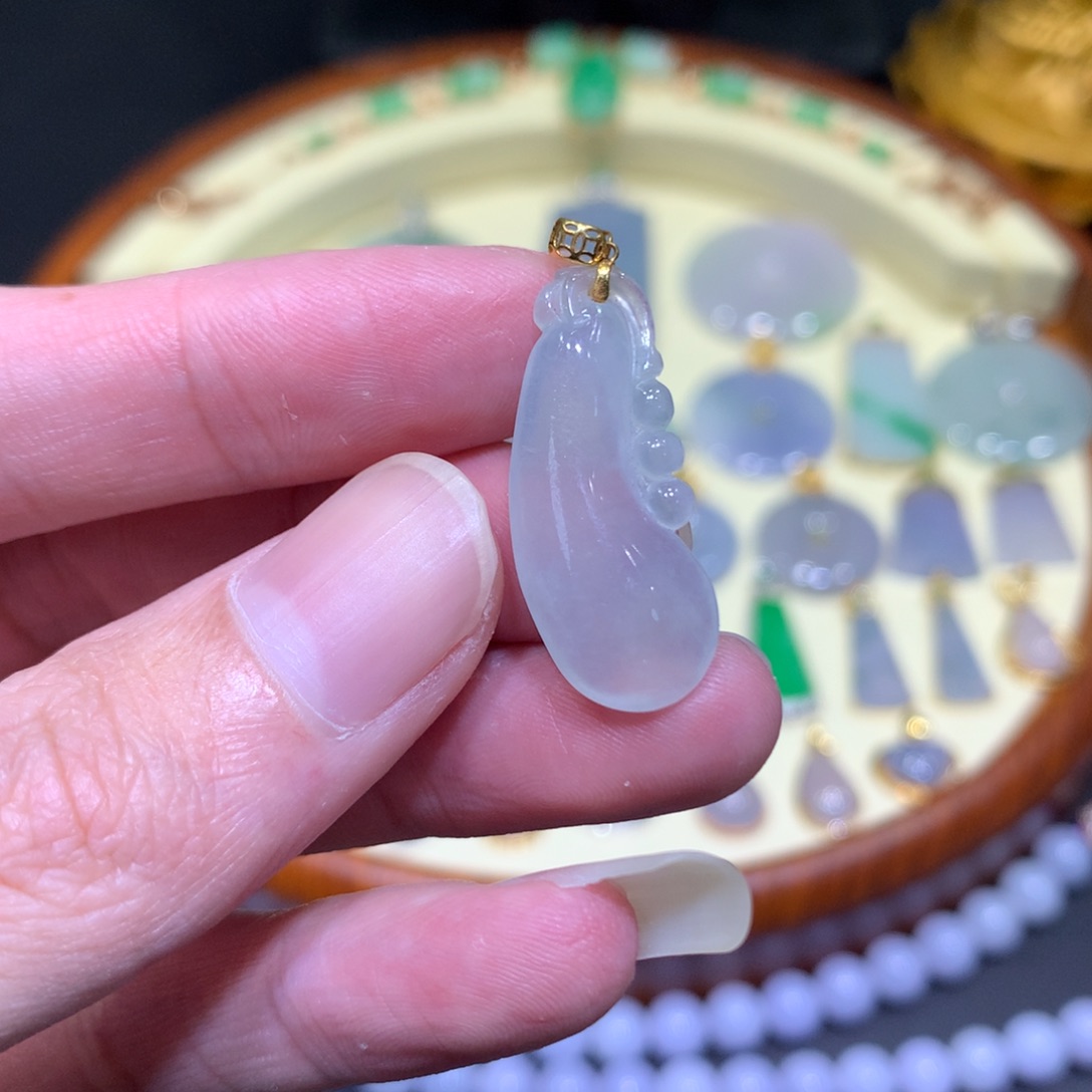 翡翠吊坠(不含链)18K金镶嵌