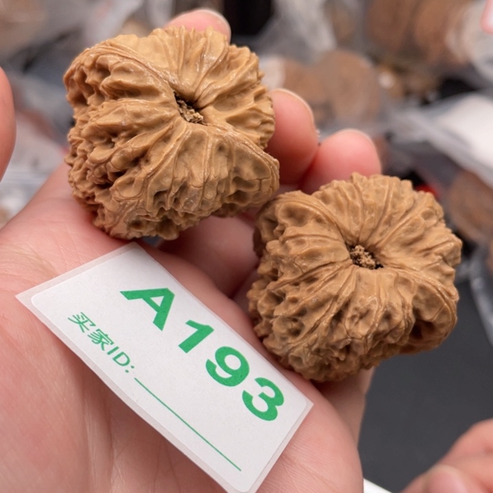 文玩核桃吊坠核桃