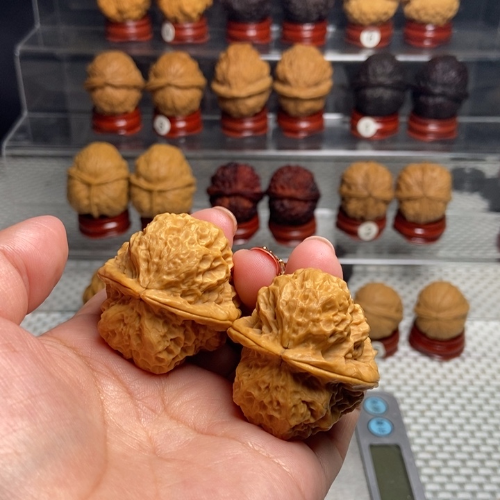 文玩核桃把件碧波金蟾15