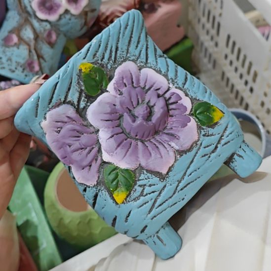 当场凑满15发货，不凑不发，花盆盆口不方不圆有针孔黑点矿点是正常